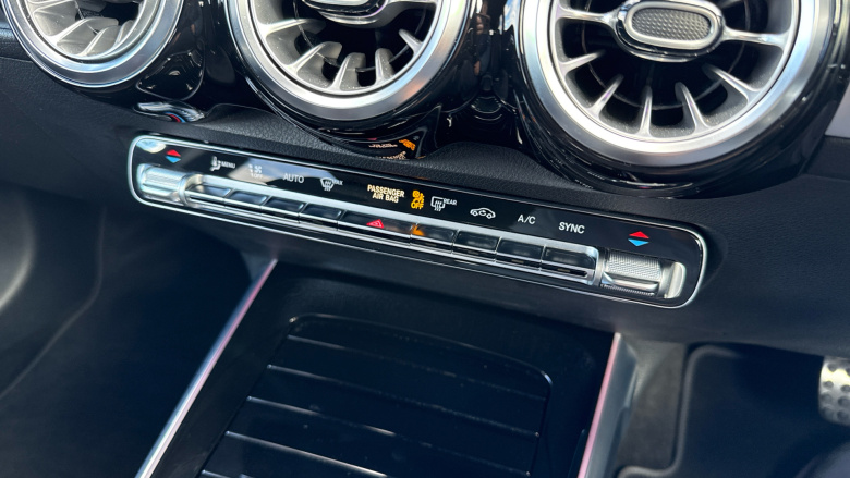 Mercedes-Benz GLB 200 AMG Line Premium 5dr 7G-Tronic Petrol Estate